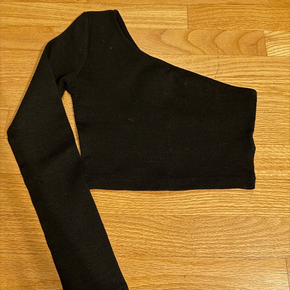one shoulder long sleeve